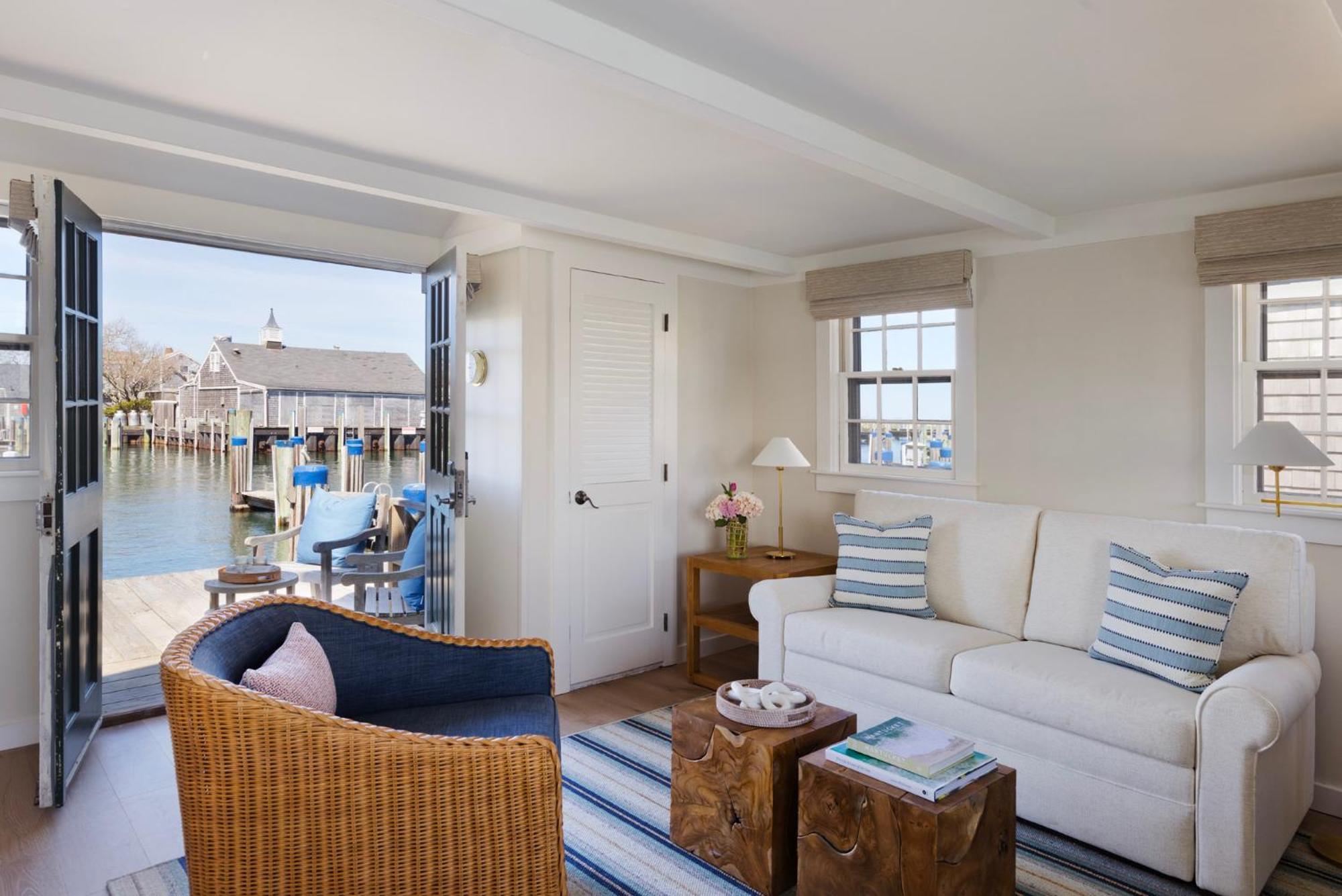 The At Boat Basin 4*