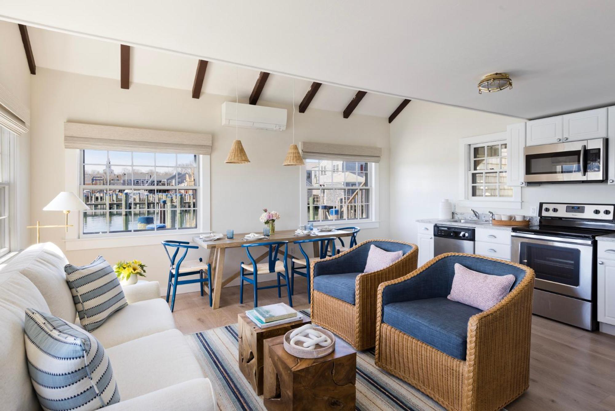The At Boat Basin 4*